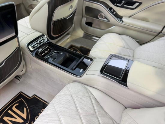 Picture of Mercedes MAYBACH