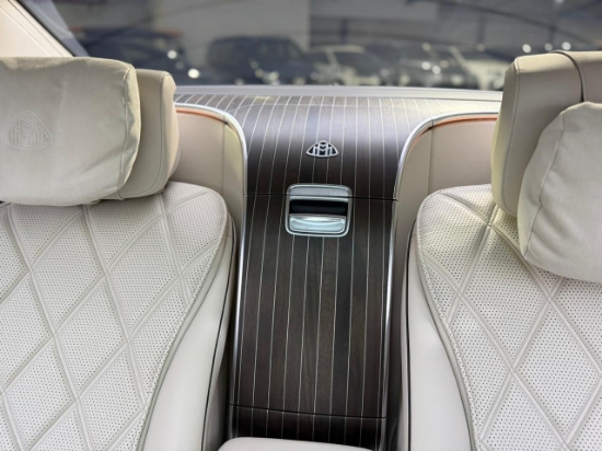 Picture of Mercedes MAYBACH