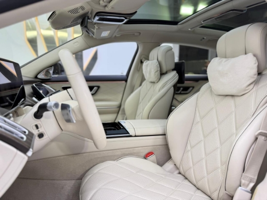 Picture of Mercedes MAYBACH