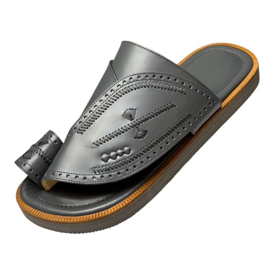 Picture of Saudi embroidered genuine leather shoe