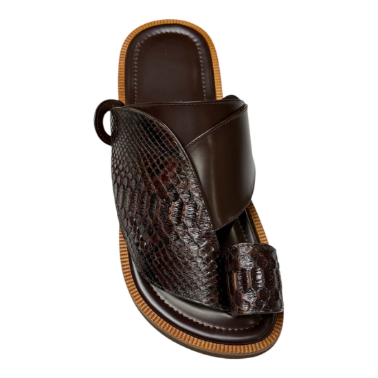 Picture of Saudi embroidered genuine leather shoe