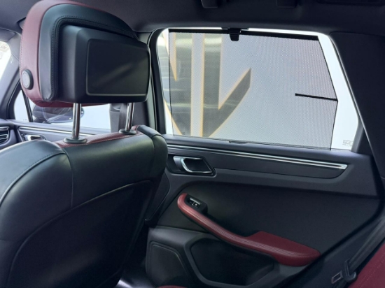Picture of PORSCHE MACAN