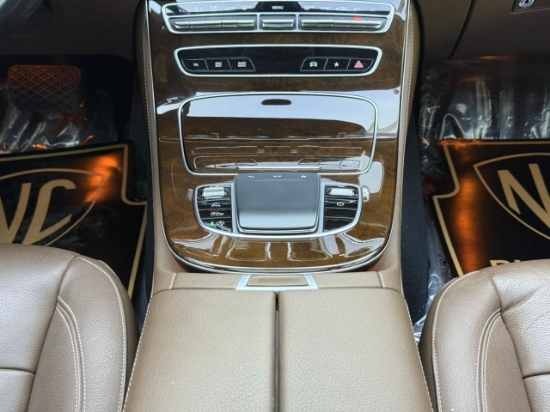 Picture of MERCEDES E200