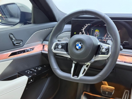Picture of BMW 735