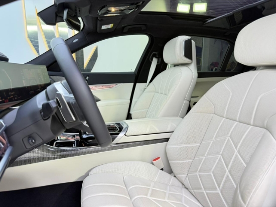 Picture of BMW 735