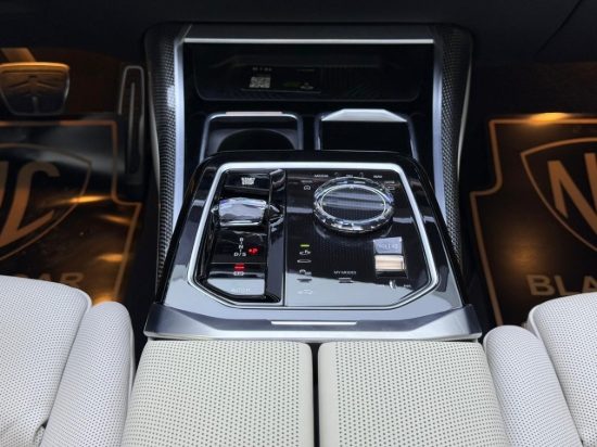 Picture of BMW 735
