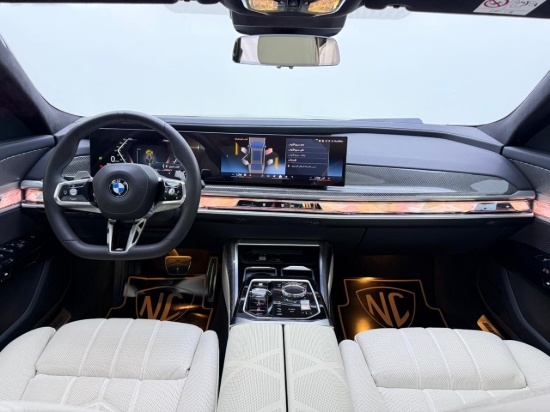 Picture of BMW 735