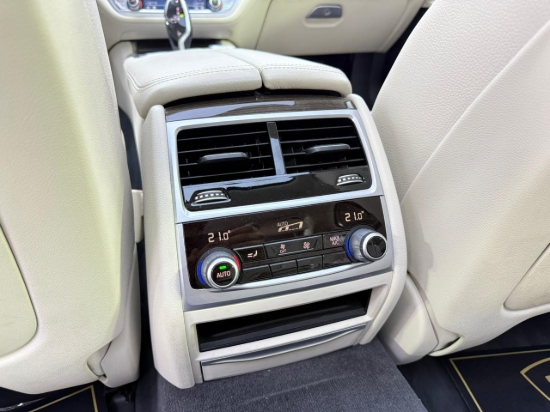 Picture of BMW 730LI