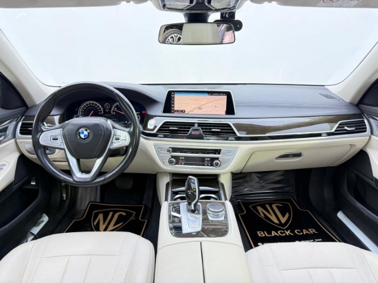 Picture of BMW 730LI