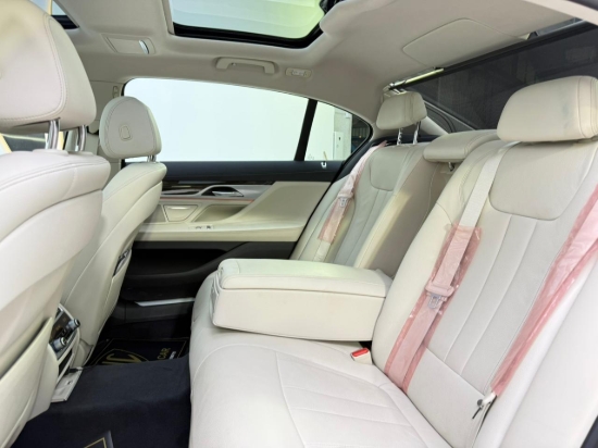 Picture of BMW 730LI