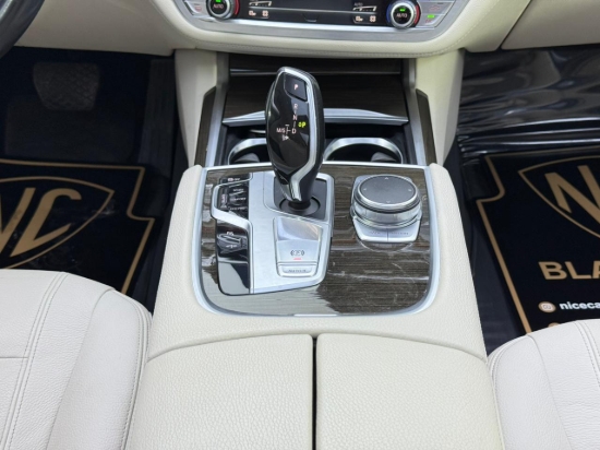 Picture of BMW 730LI