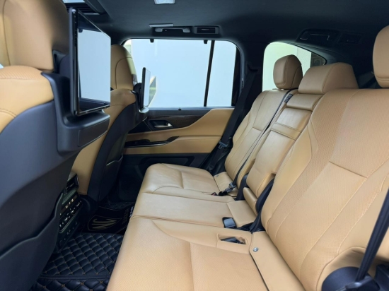 Picture of LEXUS LX600