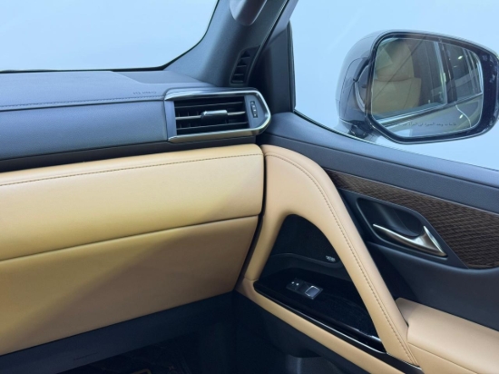 Picture of LEXUS LX600