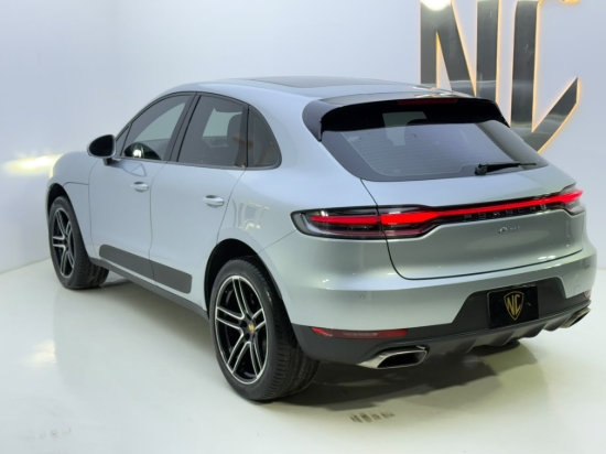 Picture of PORSCHE  MACAN