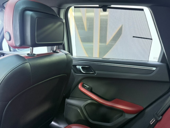 Picture of PORSCHE  MACAN