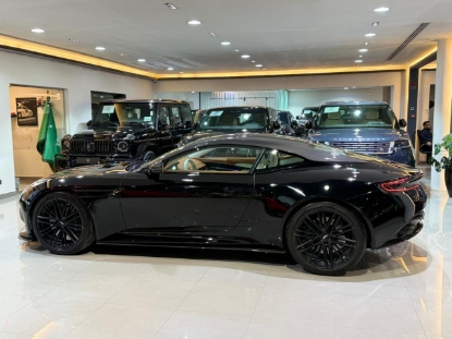Picture of ASTON MARTIN DB12