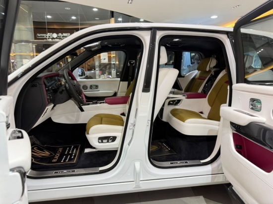 Picture of ROLLS ROYCE CULLINAN