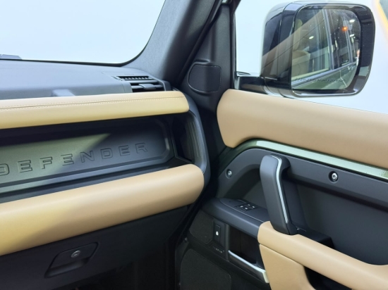 Picture of DEFENDER SE P300 X-Dynamic