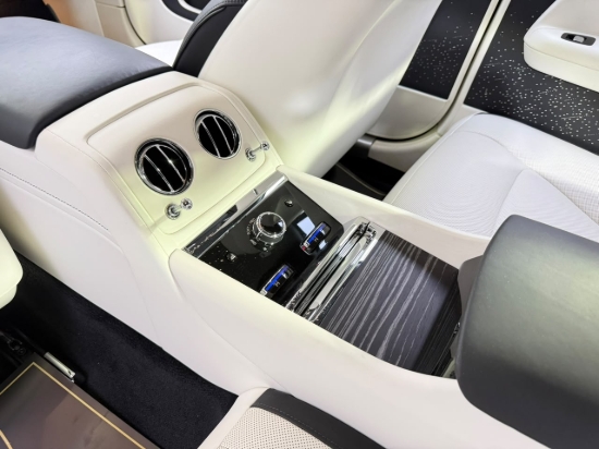 Picture of ROLLS ROYCE SPECTRE