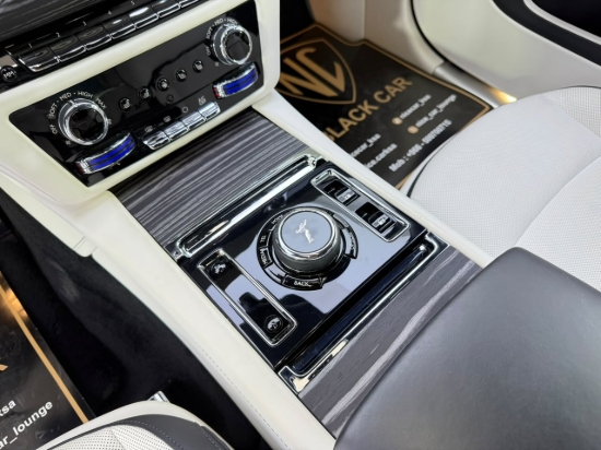 Picture of ROLLS ROYCE SPECTRE