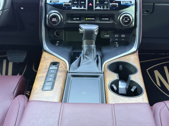 Picture of LEXUS LX600