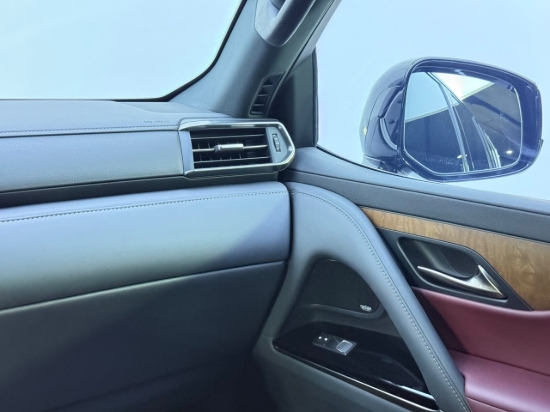 Picture of LEXUS LX600