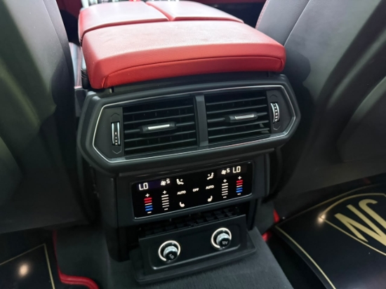 Picture of LAMBORGHINI URUS
