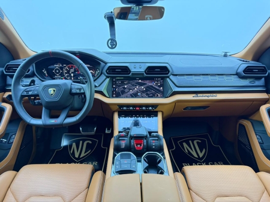 Picture of LAMBORGHINI URUS SE