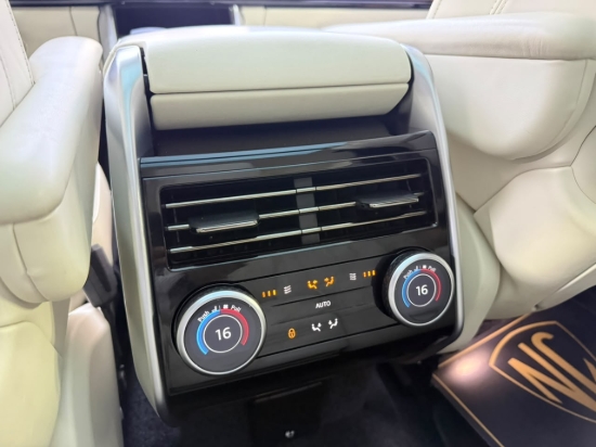Picture of RANGE ROVER AUTOBIOGRAPHY P400