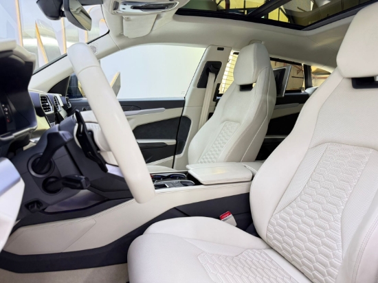 Picture of LAMBORGHINI URUS