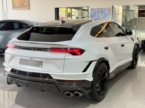 Picture of LAMBORGHINI URUS PERFORMANTE