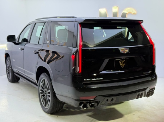 Picture of CADILLAC ESCALADE V