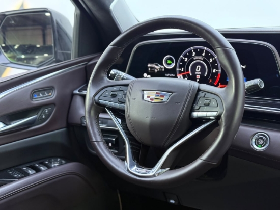 Picture of CADILLAC ESCALADE V