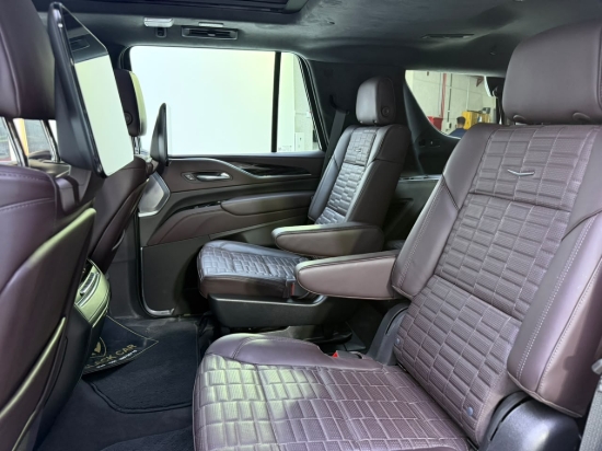 Picture of CADILLAC ESCALADE V